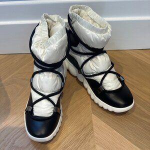 Moncler Boots, Size 39
